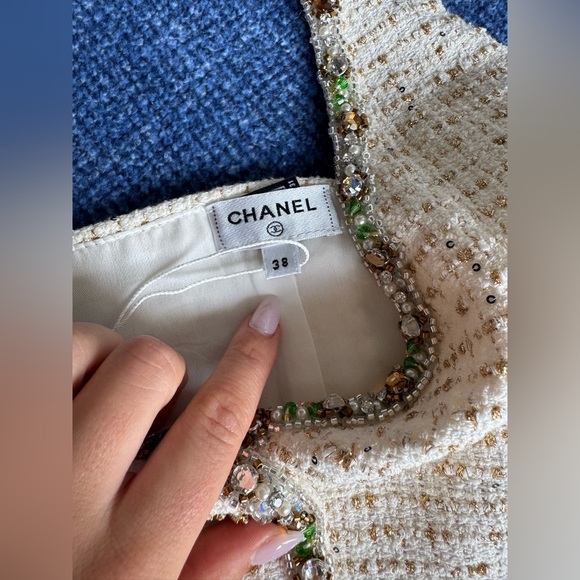 Chanel tweed vest from the Cruise 2025/26 collection Size 38 - Picture 4 of 6